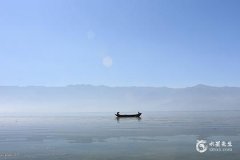 2025年蛇宝宝下午4点多出生：性格运势与出生月影响